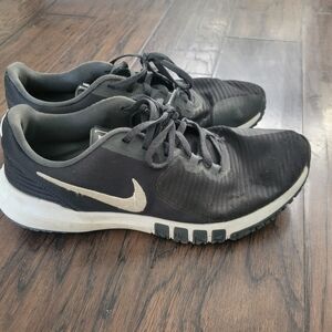 Nike Men's Black and Gray Athletic Shoes